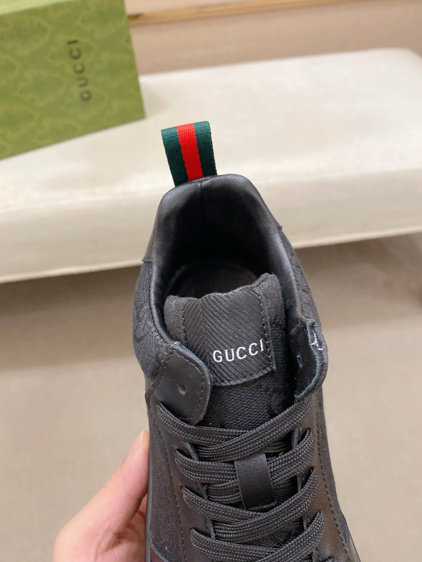 Factory price: 442💰 (GUCCI) The latest model from the official website🎁🎁Casual and fashionable men's shoes👟, hot style💥The style is simple and elegant, exclusive for trendy men. Unique official website's latest brand elements👑original Gucci decoration, fashionable and generous, the fabric is original cowhide ✅sheepskin lining, the official website specifies wear-resistant casual outsole, the classic model is taken in kind at the counter🎬38-44 (can be customized for 45 non-refundable)